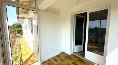 House 6 rooms of 129 m² in Exireuil (79400)