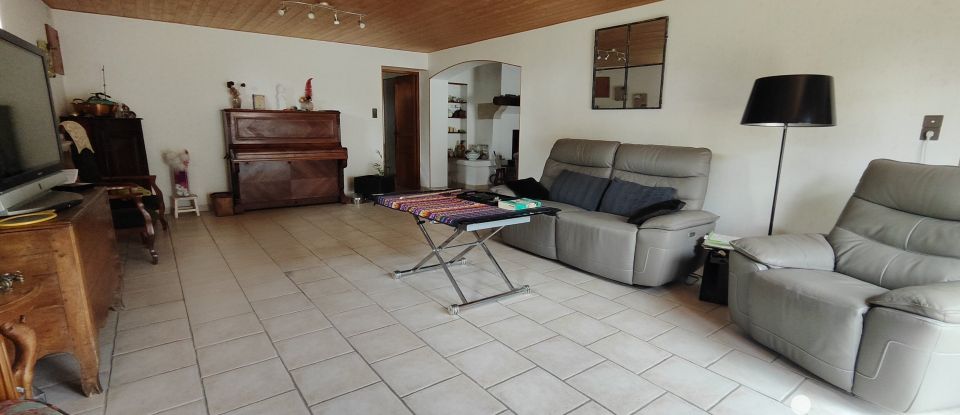 Country house 10 rooms of 285 m² in Vitry-la-Ville (51240)