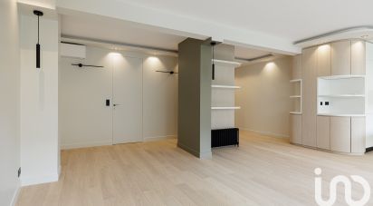 Appartement 4 pièces de 109 m² à Paris (75015)