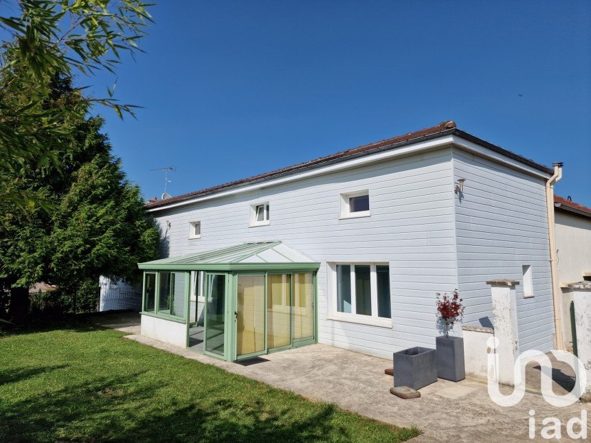 Maison de campagne 7 pièces de 195 m² à Lévigny (10200)