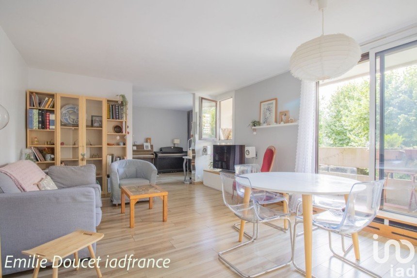 Appartement 4 pièces de 97 m² à Élancourt (78990)