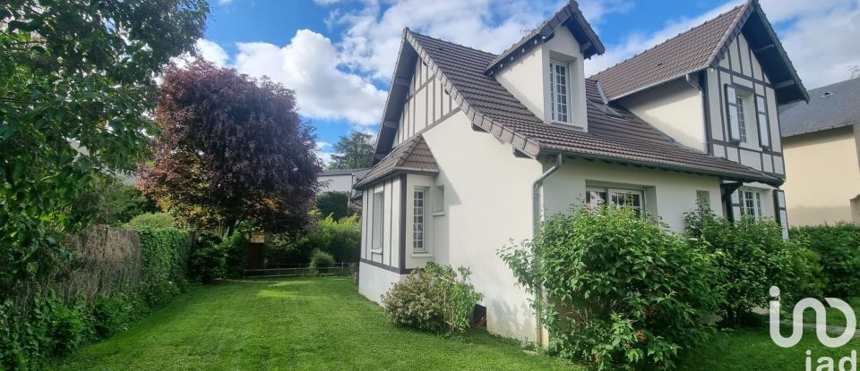 House 6 rooms of 150 m² in Marly-le-Roi (78160)