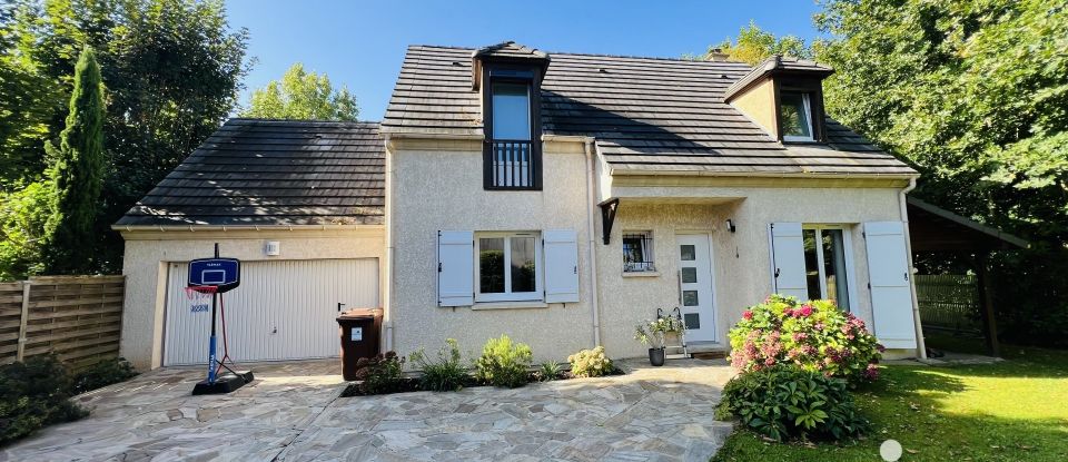 Traditional house 7 rooms of 145 m² in Le Coudray-Montceaux (91830)