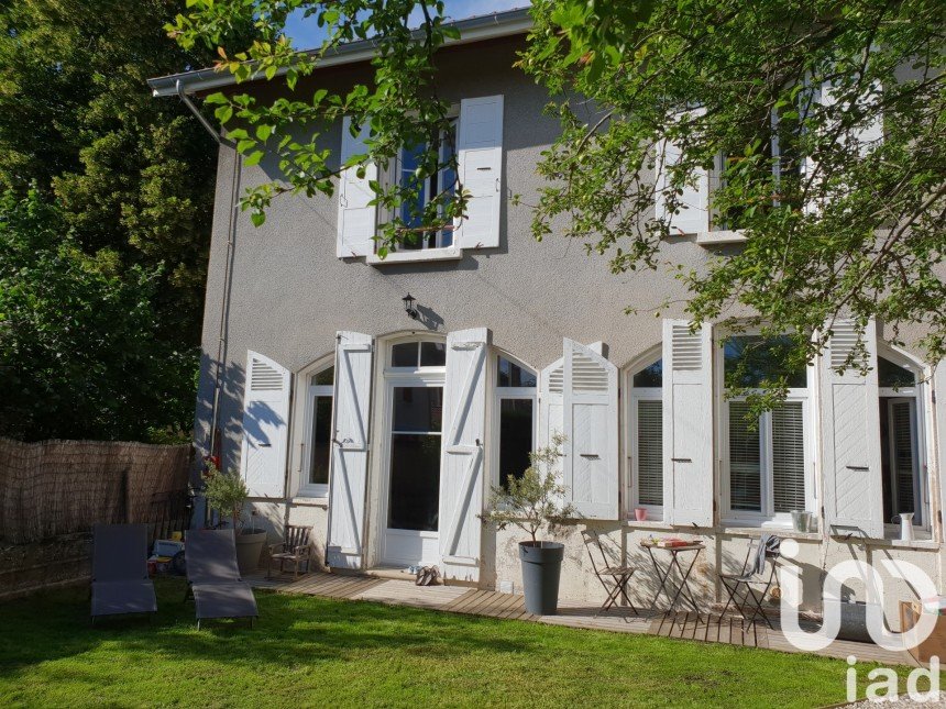 House 7 rooms of 162 m² in Champ-sur-Drac (38560)