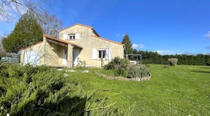 Maison traditionnelle 4 pièces de 106 m² à Cabariot (17430)