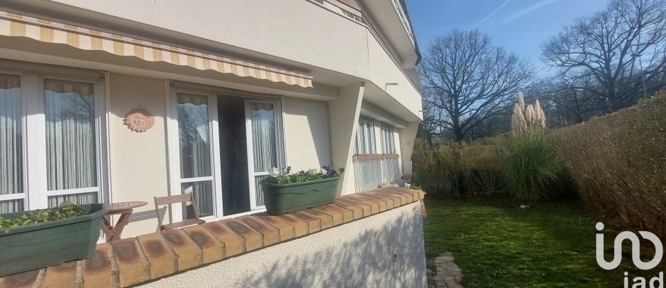 Apartment 3 rooms of 80 m² in Coubron (93470)