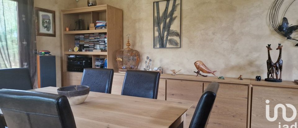 Maison traditionnelle 5 pièces de 91 m² à Coubron (93470)