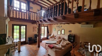 House 8 rooms of 170 m² in Vouharte (16330)