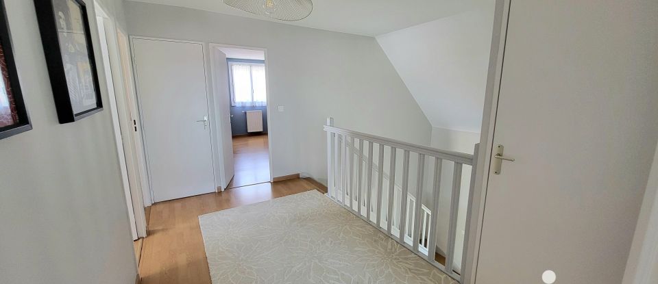 Traditional house 6 rooms of 163 m² in Saint-Just-Saint-Rambert (42170)