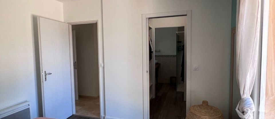 Maison 5 pièces de 125 m² à Méounes-lès-Montrieux (83136)