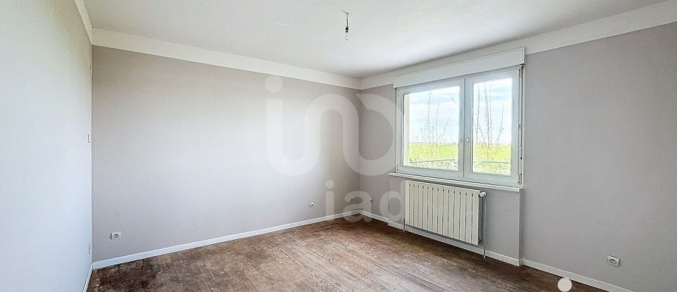 House 4 rooms of 133 m² in Lindre-Basse (57260)