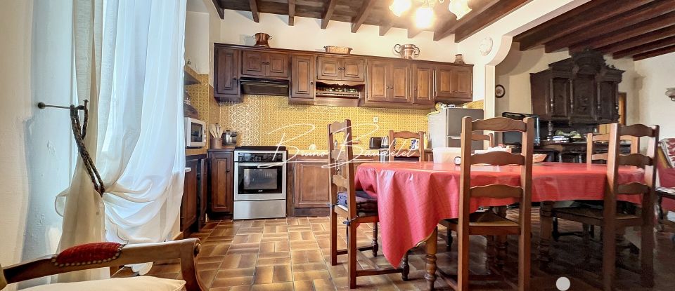 Traditional house 10 rooms of 235 m² in Langoiran (33550)