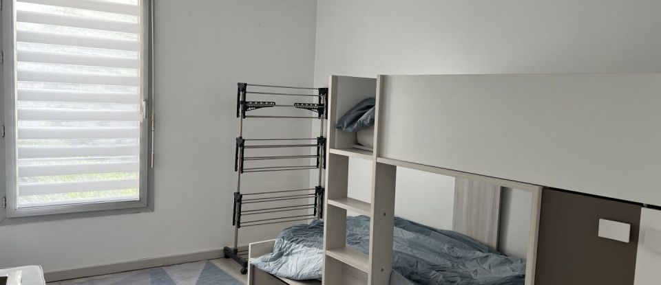 Appartement 3 pièces de 75 m² à Paris (75018)