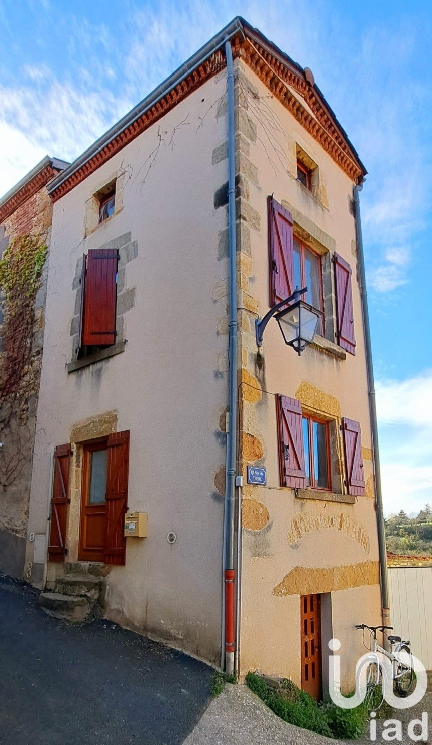 Village house 2 rooms of 33 m² in Saint-Maurice (63270)