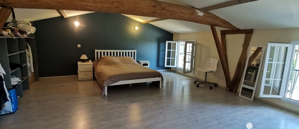 Maison 5 pièces de 170 m² à Saint-Aubin-de-Blaye (33820)