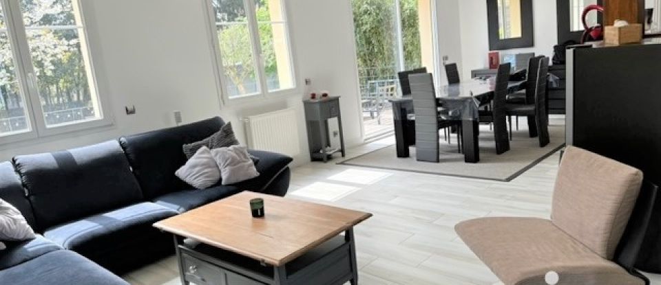 Maison traditionnelle 7 pièces de 143 m² à Champigny-sur-Marne (94500)