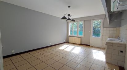 Maison 3 pièces de 80 m² à Lussac (33570)