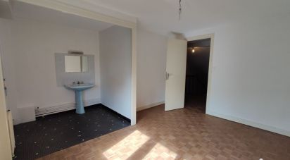 Maison 3 pièces de 80 m² à Lussac (33570)