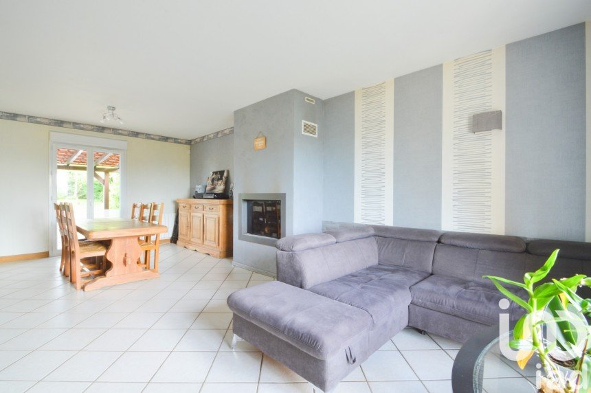 Maison 5 pièces de 100 m² à Bey-sur-Seille (54760)