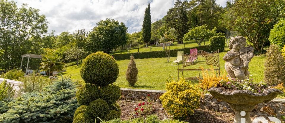 Maison traditionnelle 10 pièces de 185 m² à Arnières-sur-Iton (27180)