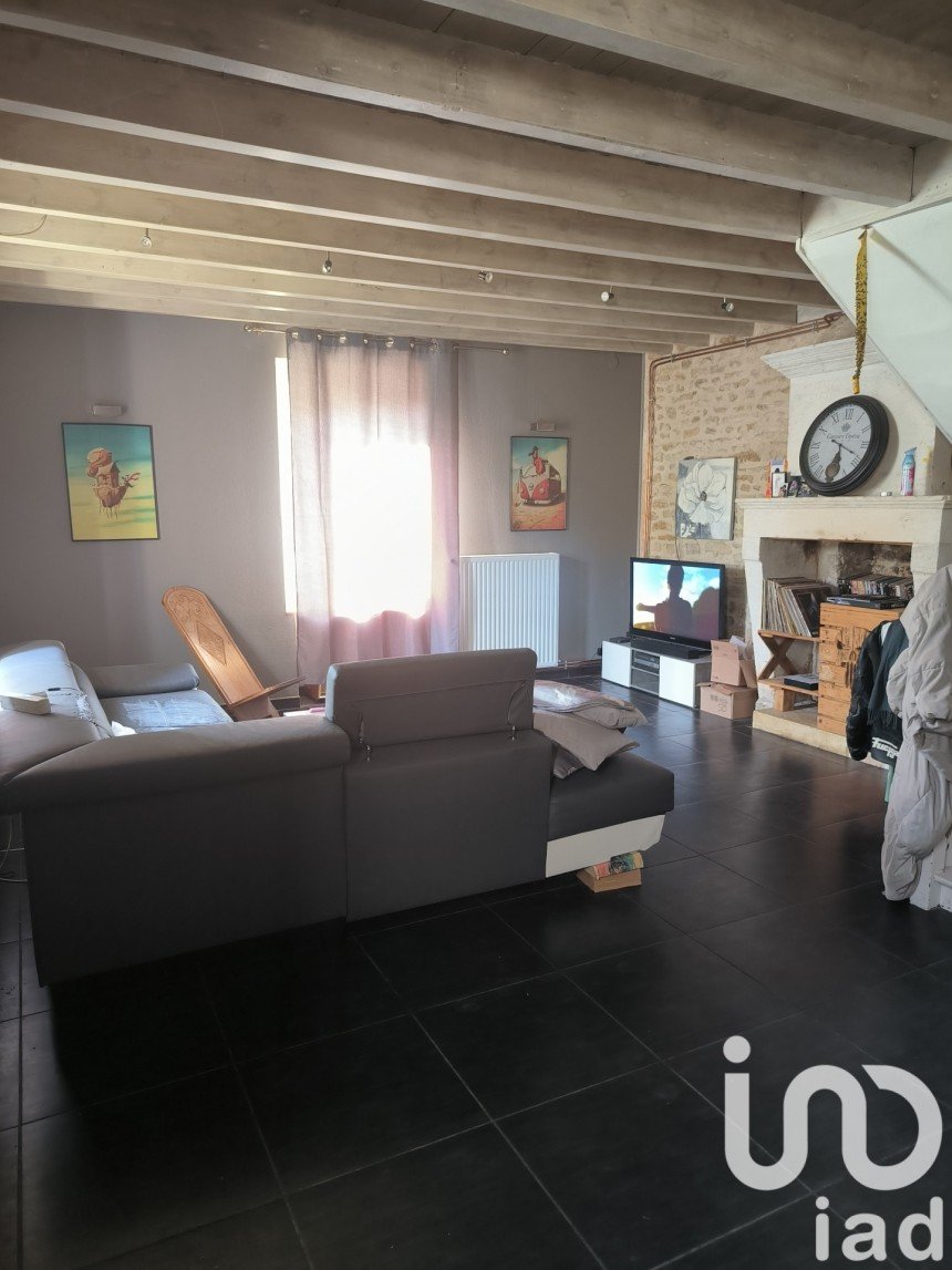 Maison 4 pièces de 167 m² à Ardin (79160)