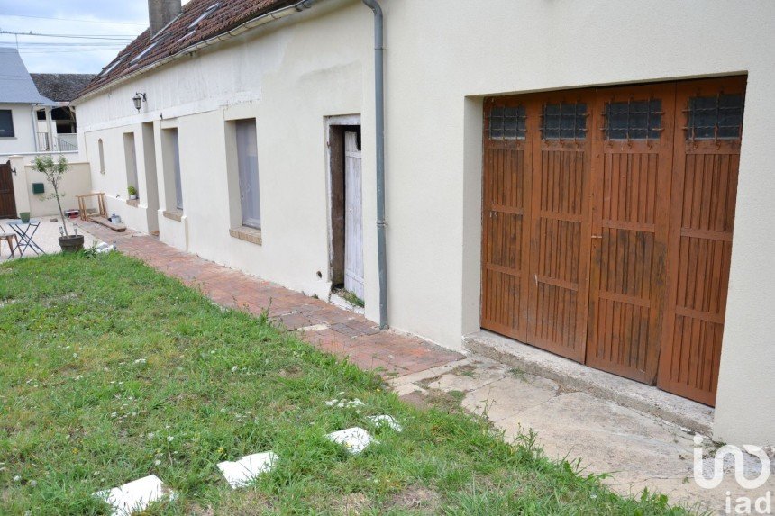 House 5 rooms of 119 m² in Sandarville (28120)