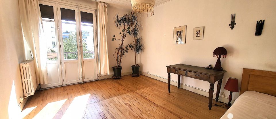 Appartement 3 pièces de 86 m² à Saint-Étienne (42000)