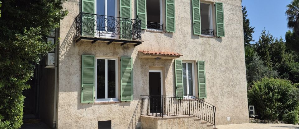 Appartement 5 pièces de 108 m² à Nice (06100)