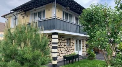 House 6 rooms of 155 m² in Courtry (77181)