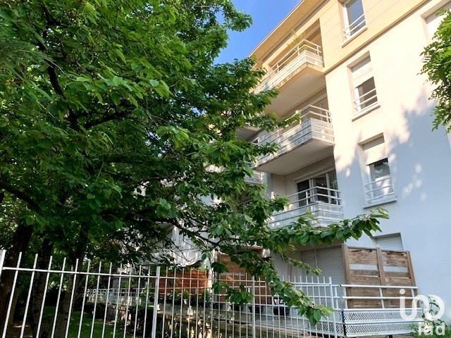 Appartement 3 pièces de 57 m² à Livry-Gargan (93190)