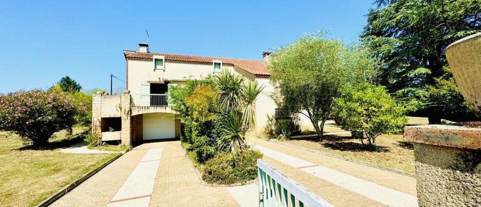 House 9 rooms of 214 m² in Puy-l'Évêque (46700)