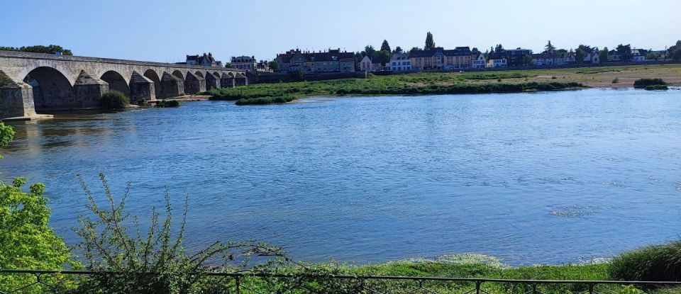 Local d'activités de 108 m² à Gien (45500)