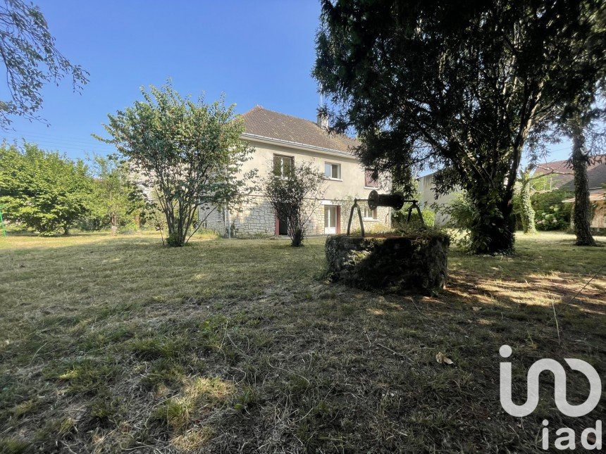 House 6 rooms of 130 m² in Le Blanc (36300)