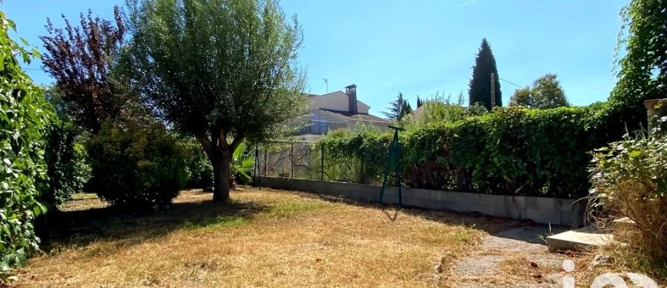 House 4 rooms of 98 m² in Carpentras (84200)