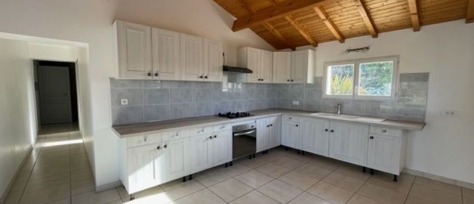 House 22 rooms of 650 m² in Gardonne (24680)