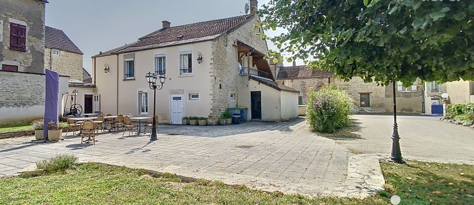 Maison traditionnelle 15 pièces de 355 m² à Arcy-sur-Cure (89270)