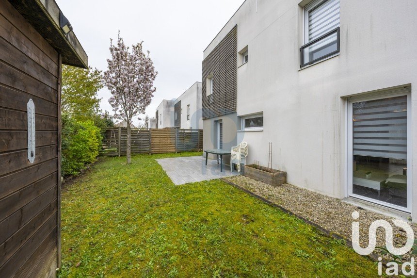 Maison 5 pièces de 93 m² à Moissy-Cramayel (77550)