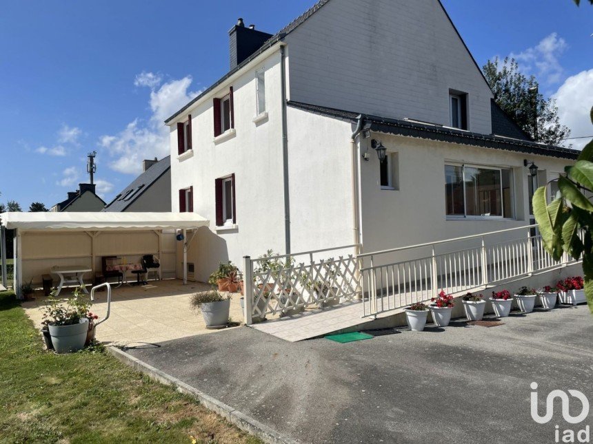 Maison 9 pièces de 150 m² à Pluméliau (56930)