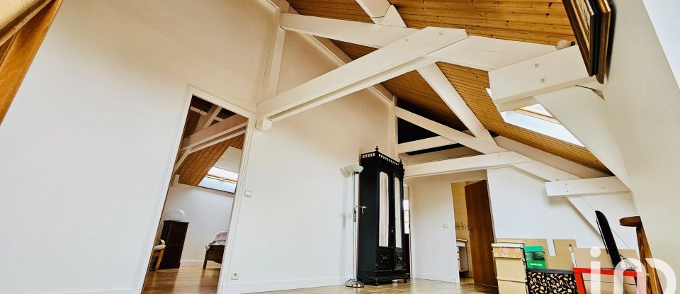 Maison traditionnelle 8 pièces de 182 m² à Vaucresson (92420)