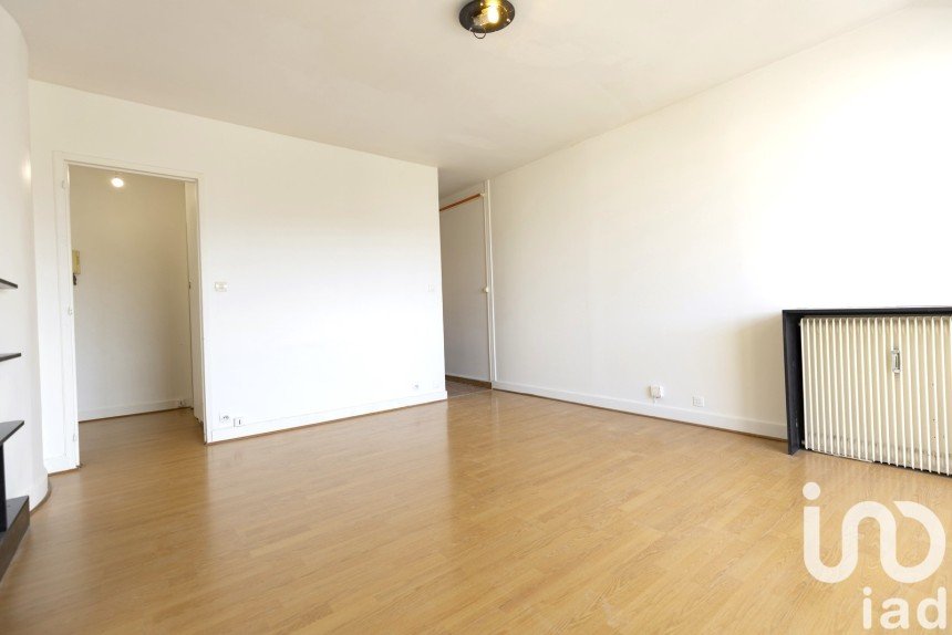 Studio 1 room of 26 m² in Paris (75015)