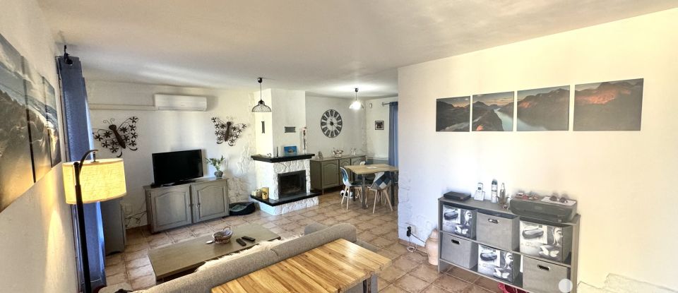 Maison 4 pièces de 82 m² à Saint-Gilles (30800)