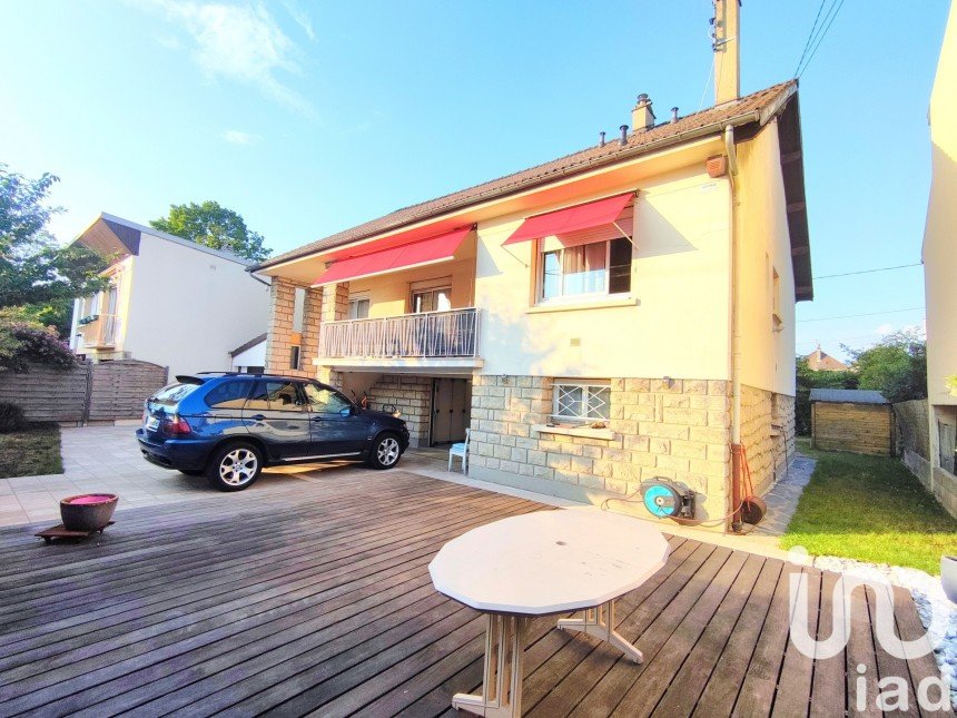 Maison traditionnelle 6 pièces de 130 m² à Livry-Gargan (93190)