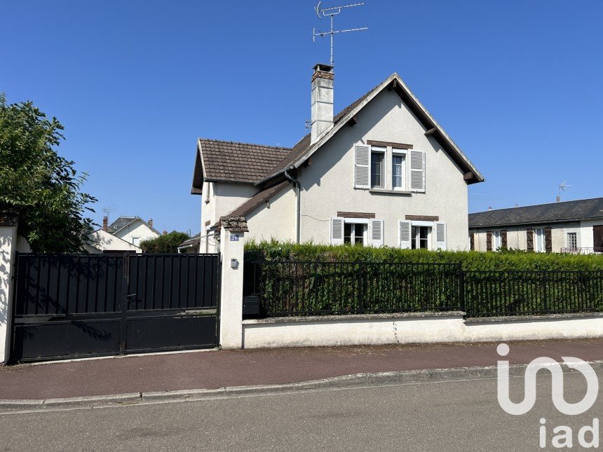 Maison traditionnelle 5 pièces de 119 m² à Courtenay (45320)