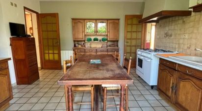 House 5 rooms of 130 m² in Saintes (17100)