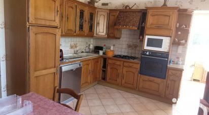 House 5 rooms of 160 m² in Gournay (36230)