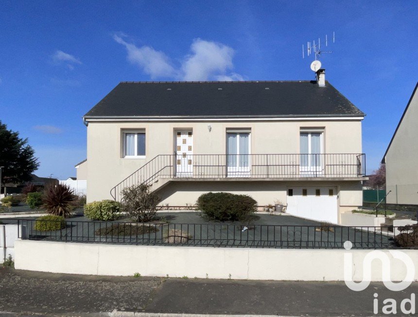 Maison traditionnelle 4 pièces de 88 m² à - (53200)