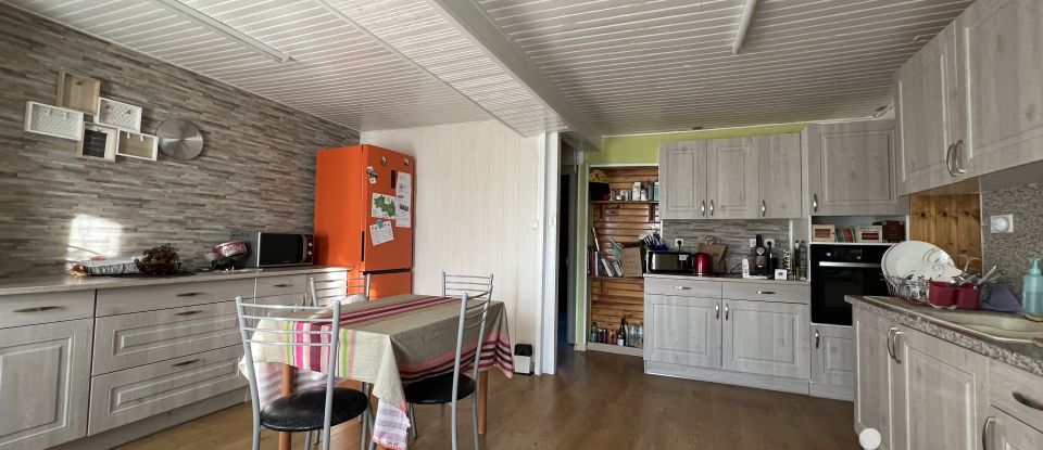 Apartment 3 rooms of 106 m² in Creuzier-le-Vieux (03300)