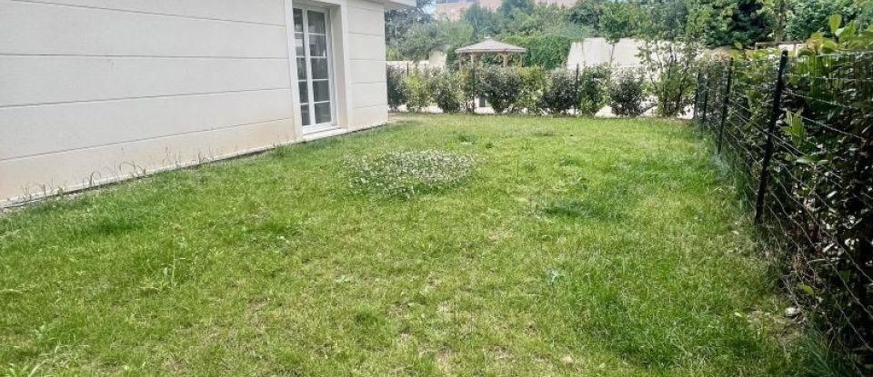 Apartment 4 rooms of 76 m² in Le Blanc-Mesnil (93150)