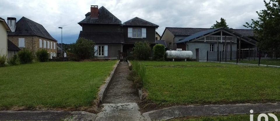 Maison de campagne 6 pièces de 175 m² à Lahourcade (64150)