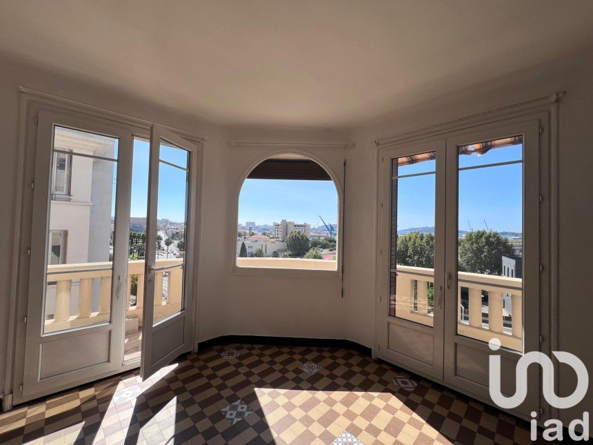 Appartement 4 pièces de 107 m² à Toulon (83000)